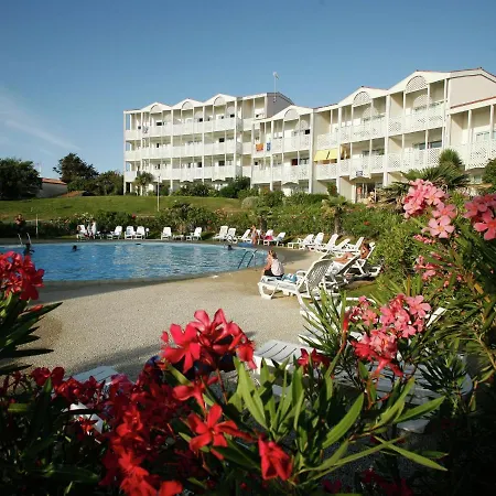 With A View On The Pool Or Near Boyard פוראס