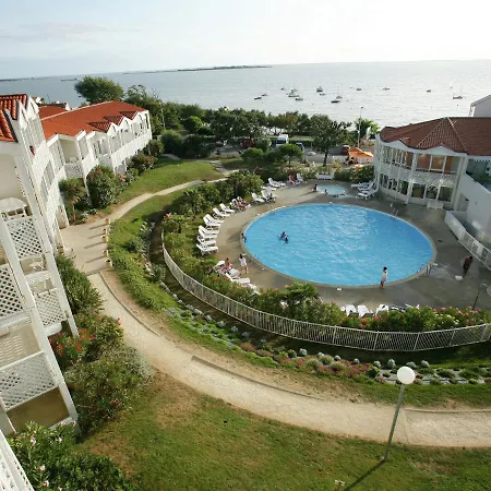 With A View On The Pool Or Near Boyard * פוראס