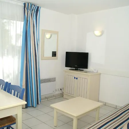 דירה With A View On The Pool Or Near Boyard *