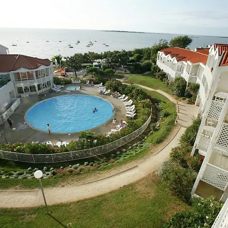 With A View On The Pool Or Near Boyard * פוראס